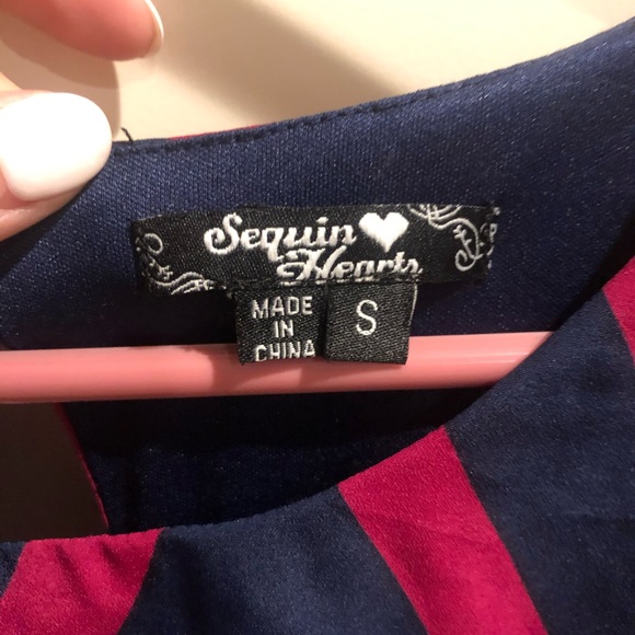 Simple, flowy dress, comes with studded belt! - Picture 2 of 3